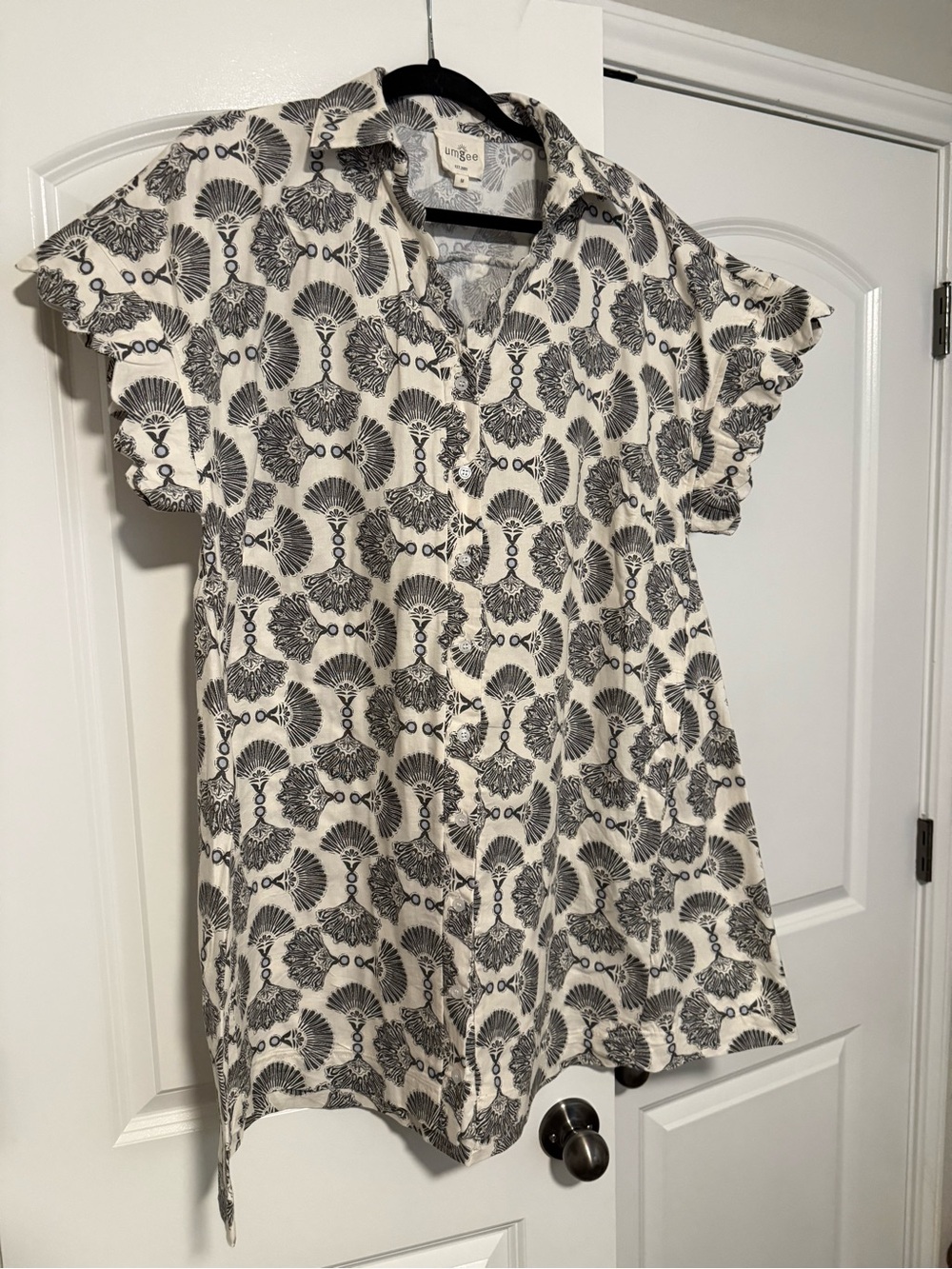 Umgee White Dress with Black Fan Print and Scalloped Sleeves